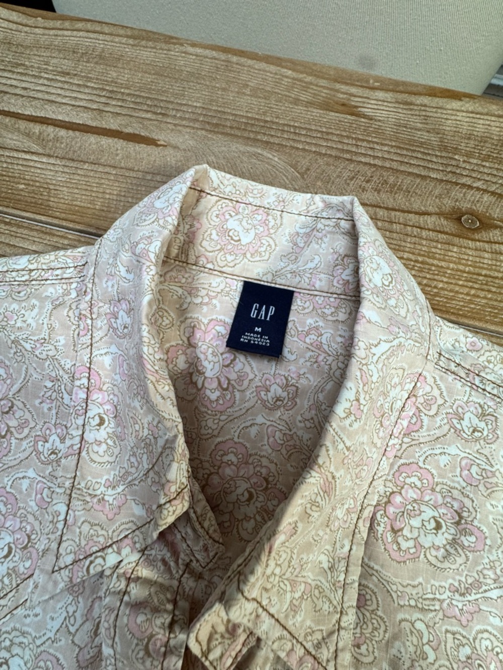 GAP Cowgirl Western Boho Paisley Button-Up Shirt in Light Pink and Cream